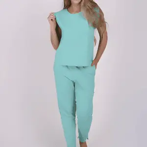 Pijama Feminino em Moletinho com Blusa de Manga Japonesa